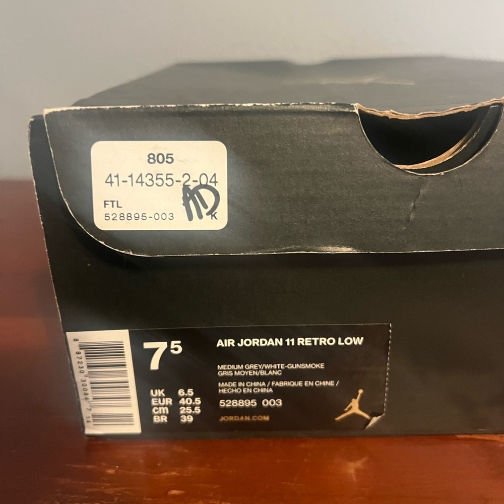 Jordan Athletic Shoes - Air Jordan 11 Retro Cool Gray - Picture 13 of 14
